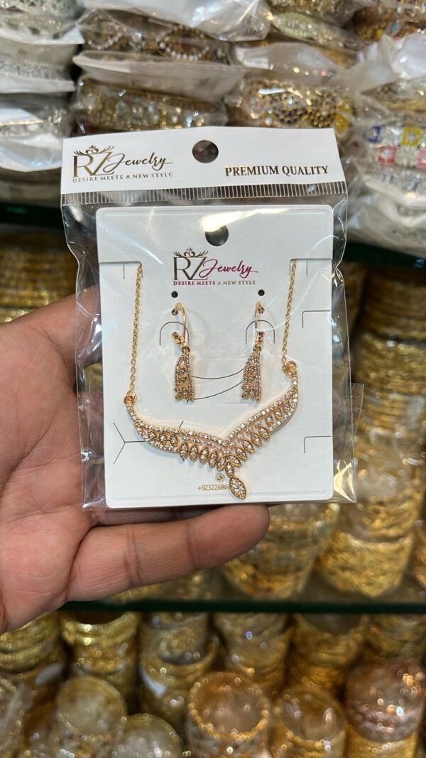 Stylish Necklace & Jhumka Set – Traditional & Elegant
